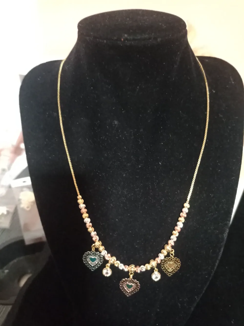 Collar con dijes