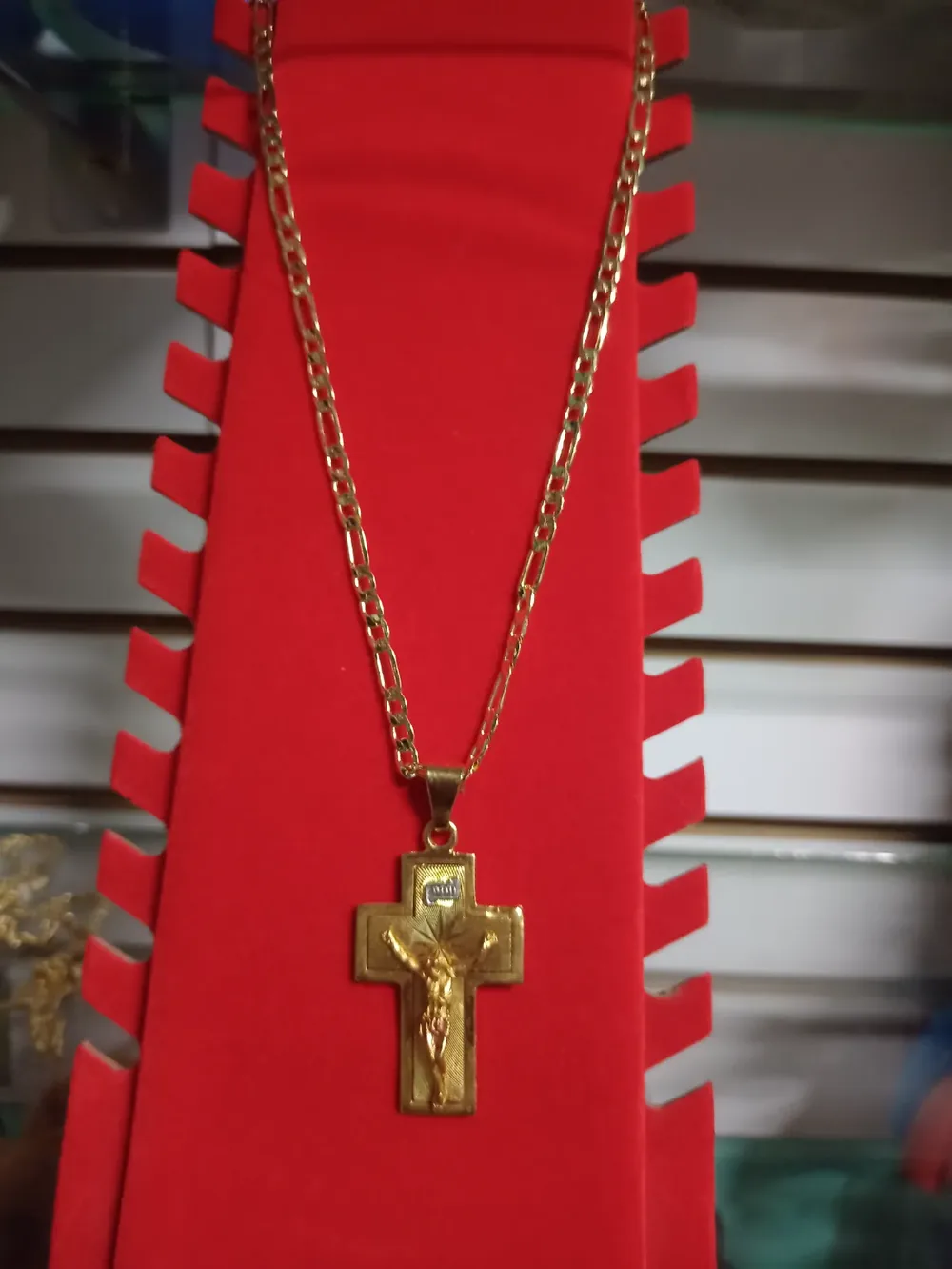 Cadena con crusifico