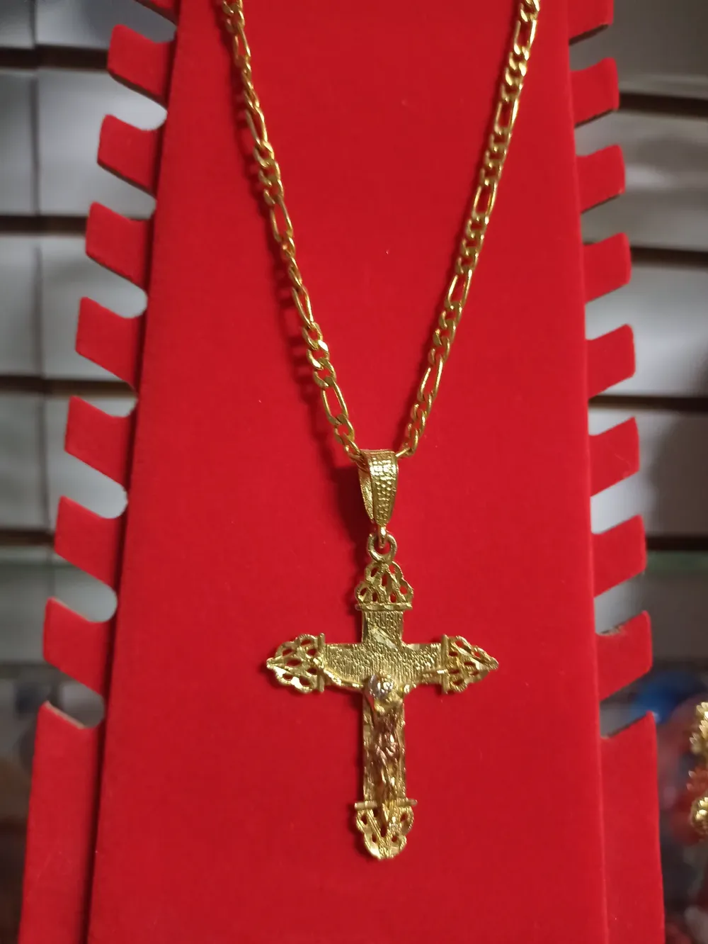 Cadena con crusifico