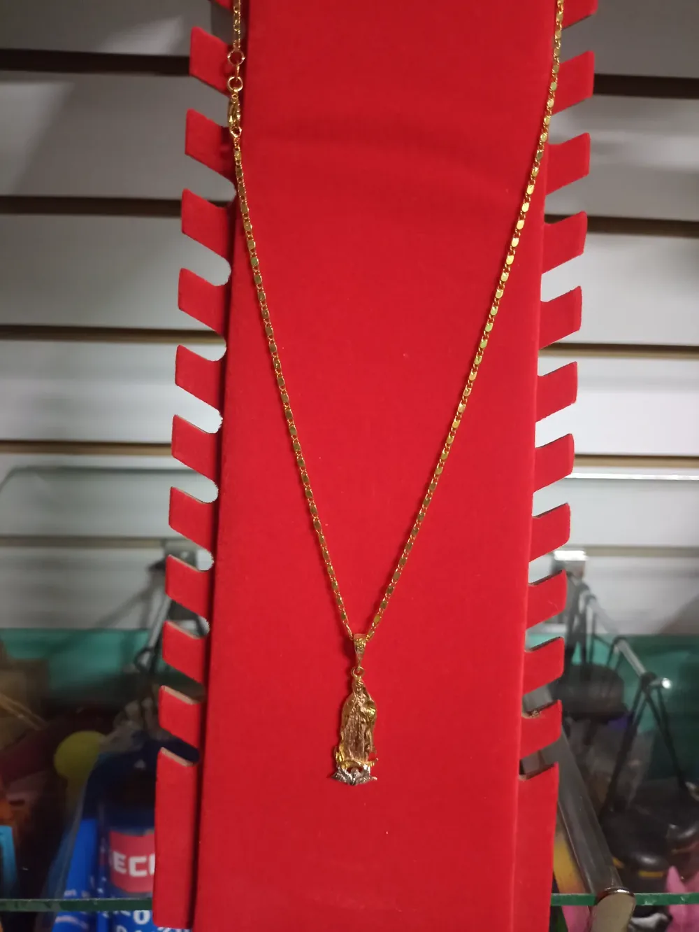 Cadena con dije virgen Guadalupe